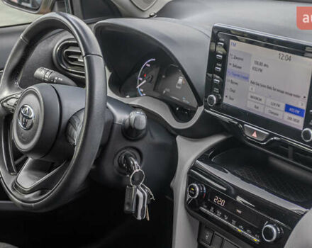 Білий Тойота Yaris Cross, об'ємом двигуна 1.49 л та пробігом 44 тис. км за 25300 $, фото 20 на Automoto.ua