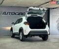 Белый Тойота Yaris Cross, объемом двигателя 1.49 л и пробегом 69 тыс. км за 24900 $, фото 3 на Automoto.ua
