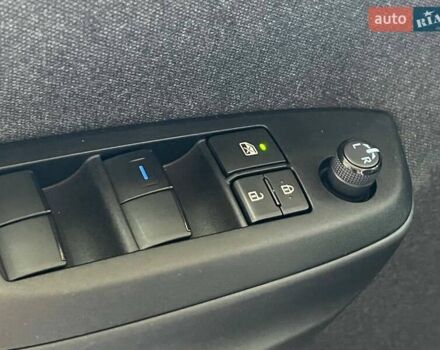 Белый Тойота Yaris Cross, объемом двигателя 1.49 л и пробегом 69 тыс. км за 24900 $, фото 12 на Automoto.ua