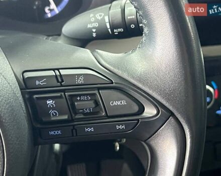 Белый Тойота Yaris Cross, объемом двигателя 1.49 л и пробегом 69 тыс. км за 24900 $, фото 25 на Automoto.ua