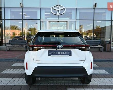 Белый Тойота Yaris Cross, объемом двигателя 1.49 л и пробегом 47 тыс. км за 25675 $, фото 3 на Automoto.ua