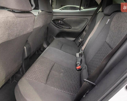 Білий Тойота Yaris Cross, об'ємом двигуна 1.49 л та пробігом 44 тис. км за 25300 $, фото 22 на Automoto.ua