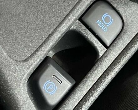 Белый Тойота Yaris Cross, объемом двигателя 1.49 л и пробегом 69 тыс. км за 24900 $, фото 17 на Automoto.ua