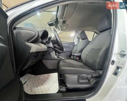Белый Тойота Yaris Cross, объемом двигателя 1.49 л и пробегом 69 тыс. км за 24900 $, фото 26 на Automoto.ua