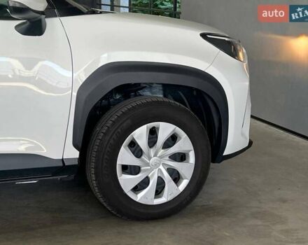 Белый Тойота Yaris Cross, объемом двигателя 1.49 л и пробегом 69 тыс. км за 24900 $, фото 8 на Automoto.ua
