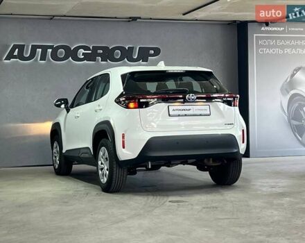 Белый Тойота Yaris Cross, объемом двигателя 1.49 л и пробегом 69 тыс. км за 24900 $, фото 4 на Automoto.ua