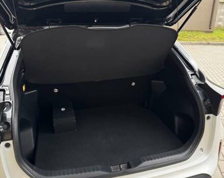 Белый Тойота Yaris Cross, объемом двигателя 1.49 л и пробегом 71 тыс. км за 27400 $, фото 6 на Automoto.ua