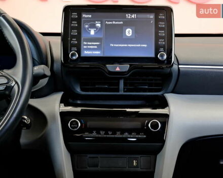 Белый Тойота Yaris Cross, объемом двигателя 1.5 л и пробегом 69 тыс. км за 25500 $, фото 33 на Automoto.ua