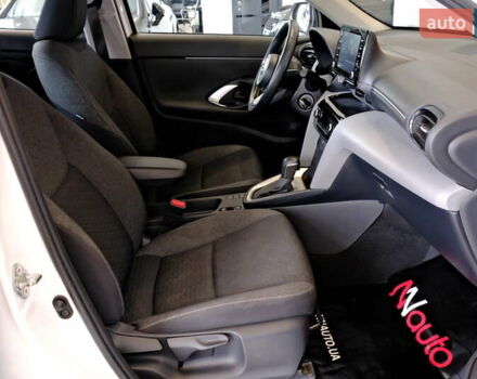 Белый Тойота Yaris Cross, объемом двигателя 1.5 л и пробегом 69 тыс. км за 25500 $, фото 28 на Automoto.ua