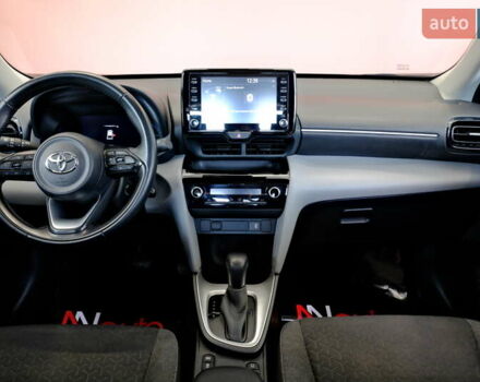 Белый Тойота Yaris Cross, объемом двигателя 1.5 л и пробегом 69 тыс. км за 25500 $, фото 30 на Automoto.ua