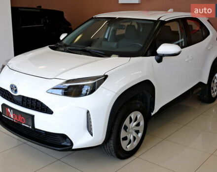 Белый Тойота Yaris Cross, объемом двигателя 1.5 л и пробегом 69 тыс. км за 25500 $, фото 4 на Automoto.ua