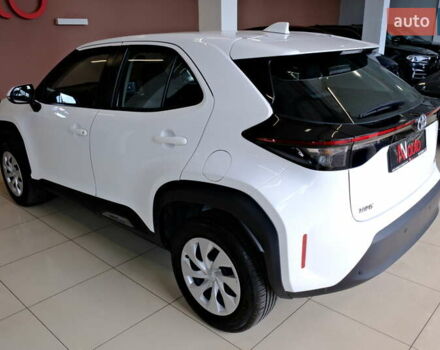 Белый Тойота Yaris Cross, объемом двигателя 1.5 л и пробегом 69 тыс. км за 25500 $, фото 15 на Automoto.ua