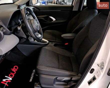 Белый Тойота Yaris Cross, объемом двигателя 1.5 л и пробегом 69 тыс. км за 25500 $, фото 25 на Automoto.ua