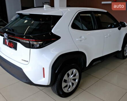 Белый Тойота Yaris Cross, объемом двигателя 1.5 л и пробегом 69 тыс. км за 25500 $, фото 21 на Automoto.ua