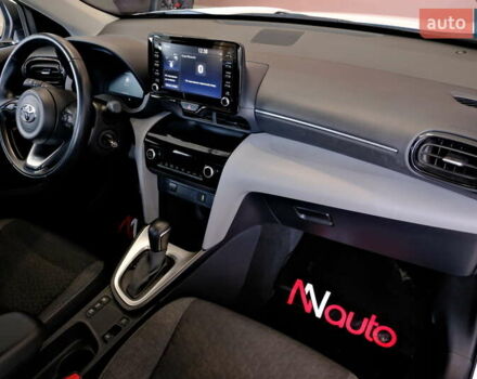 Белый Тойота Yaris Cross, объемом двигателя 1.5 л и пробегом 69 тыс. км за 25500 $, фото 31 на Automoto.ua