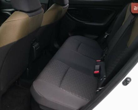 Белый Тойота Yaris Cross, объемом двигателя 1.49 л и пробегом 28 тыс. км за 28574 $, фото 13 на Automoto.ua