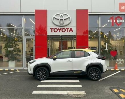 Белый Тойота Yaris Cross, объемом двигателя 1.49 л и пробегом 45 тыс. км за 28500 $, фото 3 на Automoto.ua