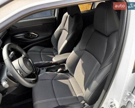 Белый Тойота Yaris Cross, объемом двигателя 1.49 л и пробегом 8 тыс. км за 35500 $, фото 25 на Automoto.ua