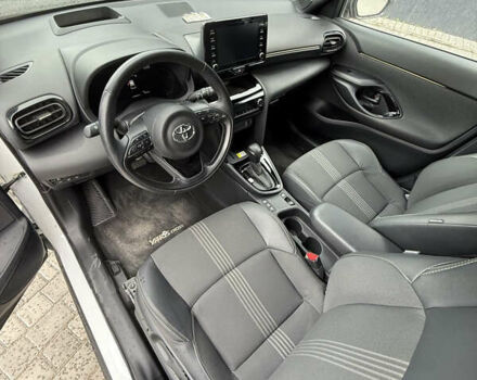 Белый Тойота Yaris Cross, объемом двигателя 2.49 л и пробегом 9 тыс. км за 17800 $, фото 6 на Automoto.ua
