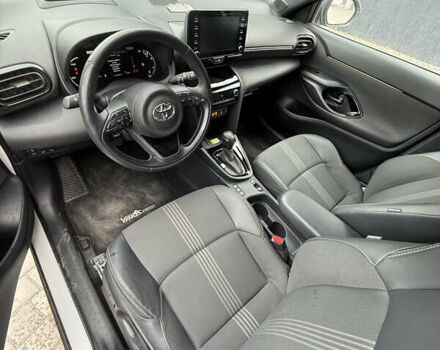 Белый Тойота Yaris Cross, объемом двигателя 2.49 л и пробегом 9 тыс. км за 17800 $, фото 15 на Automoto.ua