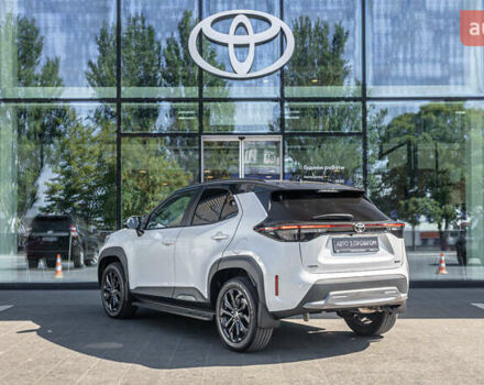 Белый Тойота Yaris Cross, объемом двигателя 1.49 л и пробегом 1 тыс. км за 33542 $, фото 1 на Automoto.ua