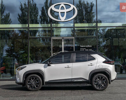 Белый Тойота Yaris Cross, объемом двигателя 1.49 л и пробегом 16 тыс. км за 30748 $, фото 2 на Automoto.ua