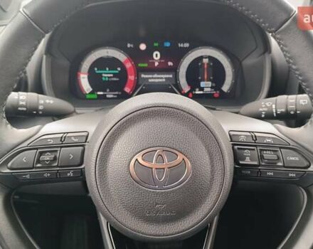 Белый Тойота Yaris Cross, объемом двигателя 1.49 л и пробегом 1 тыс. км за 34614 $, фото 12 на Automoto.ua