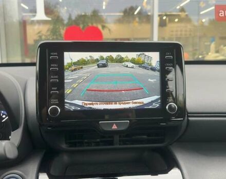 Белый Тойота Yaris Cross, объемом двигателя 1.49 л и пробегом 45 тыс. км за 28500 $, фото 21 на Automoto.ua