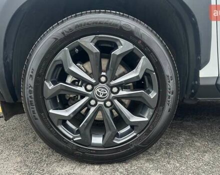 Белый Тойота Yaris Cross, объемом двигателя 1.49 л и пробегом 45 тыс. км за 28500 $, фото 23 на Automoto.ua