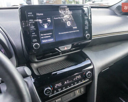 Белый Тойота Yaris Cross, объемом двигателя 1.49 л и пробегом 16 тыс. км за 30748 $, фото 16 на Automoto.ua