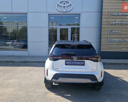 Белый Тойота Yaris Cross, объемом двигателя 1.49 л и пробегом 1 тыс. км за 32616 $, фото 3 на Automoto.ua