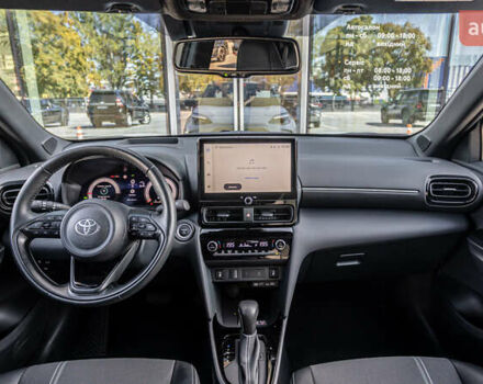 Белый Тойота Yaris Cross, объемом двигателя 1.49 л и пробегом 1 тыс. км за 33542 $, фото 7 на Automoto.ua