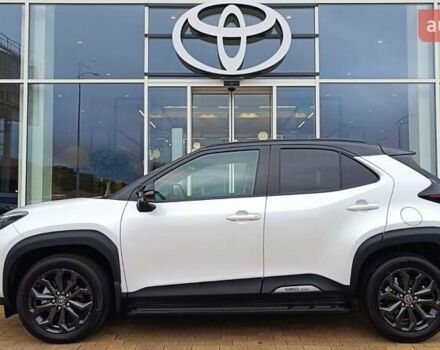 Белый Тойота Yaris Cross, объемом двигателя 1.49 л и пробегом 1 тыс. км за 34614 $, фото 2 на Automoto.ua