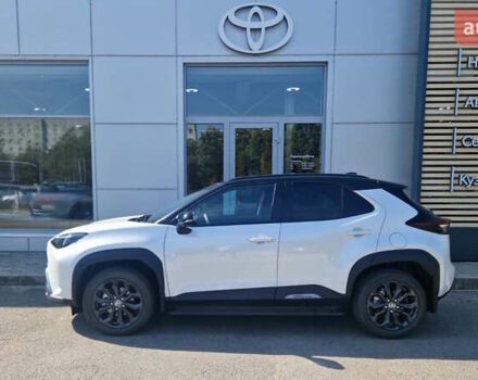 Белый Тойота Yaris Cross, объемом двигателя 1.49 л и пробегом 1 тыс. км за 32616 $, фото 2 на Automoto.ua