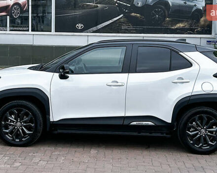 Белый Тойота Yaris Cross, объемом двигателя 1.5 л и пробегом 1 тыс. км за 34990 $, фото 4 на Automoto.ua