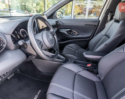 Белый Тойота Yaris Cross, объемом двигателя 1.49 л и пробегом 1 тыс. км за 33542 $, фото 12 на Automoto.ua