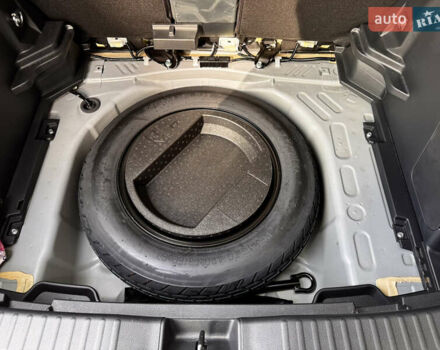 Белый Тойота Yaris Cross, объемом двигателя 1.49 л и пробегом 8 тыс. км за 35500 $, фото 35 на Automoto.ua