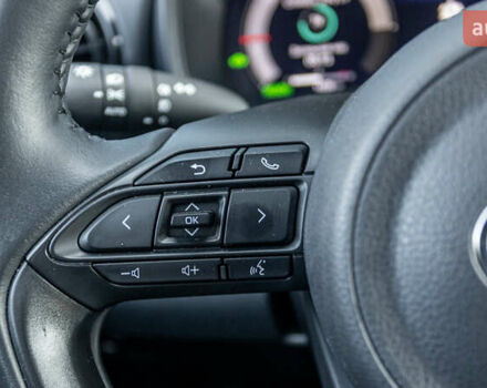 Белый Тойота Yaris Cross, объемом двигателя 1.49 л и пробегом 1 тыс. км за 33542 $, фото 28 на Automoto.ua