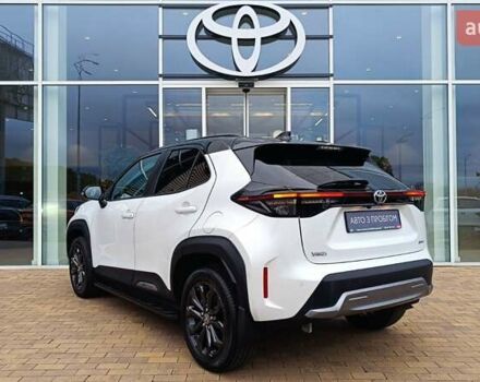 Белый Тойота Yaris Cross, объемом двигателя 1.49 л и пробегом 1 тыс. км за 34614 $, фото 1 на Automoto.ua