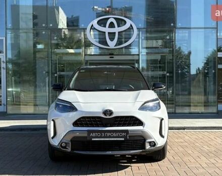 Белый Тойота Yaris Cross, объемом двигателя 1.49 л и пробегом 2 тыс. км за 33898 $, фото 4 на Automoto.ua