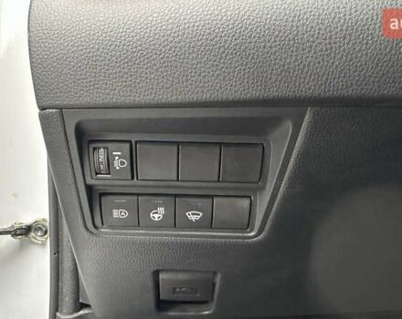 Белый Тойота Yaris Cross, объемом двигателя 1.49 л и пробегом 45 тыс. км за 28500 $, фото 16 на Automoto.ua