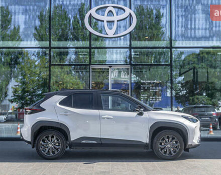 Белый Тойота Yaris Cross, объемом двигателя 1.49 л и пробегом 1 тыс. км за 33542 $, фото 17 на Automoto.ua