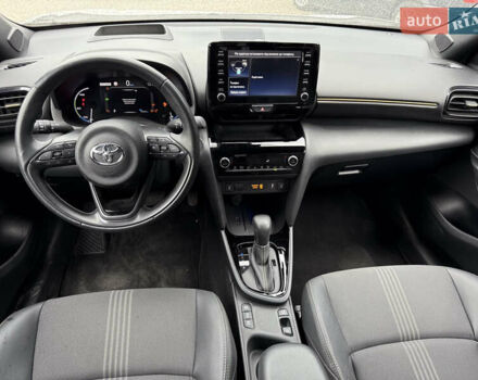 Белый Тойота Yaris Cross, объемом двигателя 2.49 л и пробегом 9 тыс. км за 17800 $, фото 7 на Automoto.ua