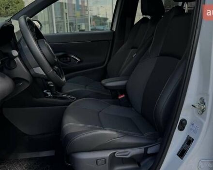 Белый Тойота Yaris Cross, объемом двигателя 1.49 л и пробегом 2 тыс. км за 33204 $, фото 22 на Automoto.ua