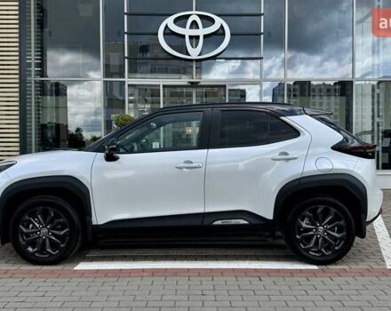 Белый Тойота Yaris Cross, объемом двигателя 1.49 л и пробегом 2 тыс. км за 33204 $, фото 2 на Automoto.ua