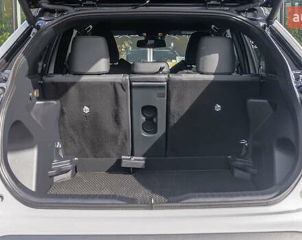 Белый Тойота Yaris Cross, объемом двигателя 1.49 л и пробегом 16 тыс. км за 30748 $, фото 10 на Automoto.ua