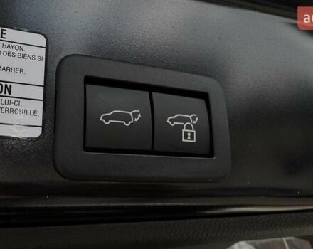 Белый Тойота Yaris Cross, объемом двигателя 1.49 л и пробегом 2 тыс. км за 33204 $, фото 14 на Automoto.ua