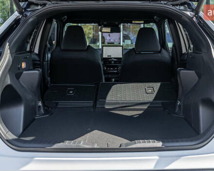 Белый Тойота Yaris Cross, объемом двигателя 1.49 л и пробегом 1 тыс. км за 33542 $, фото 10 на Automoto.ua
