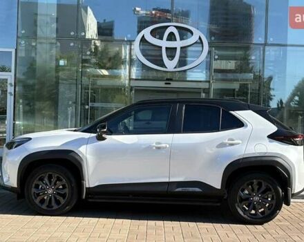 Белый Тойота Yaris Cross, объемом двигателя 1.49 л и пробегом 2 тыс. км за 33898 $, фото 2 на Automoto.ua