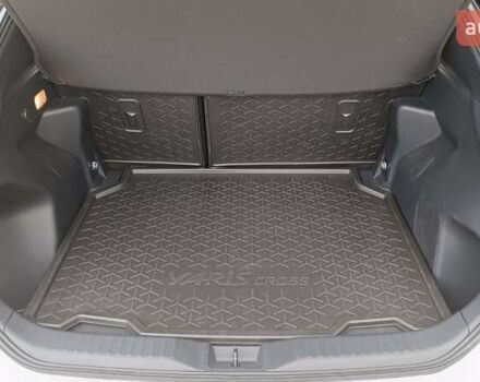 Белый Тойота Yaris Cross, объемом двигателя 1.49 л и пробегом 1 тыс. км за 34614 $, фото 9 на Automoto.ua